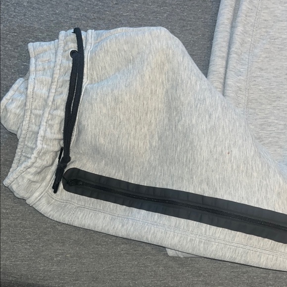 Nike Tech Gray Sweatpants - Picture 2 of 3